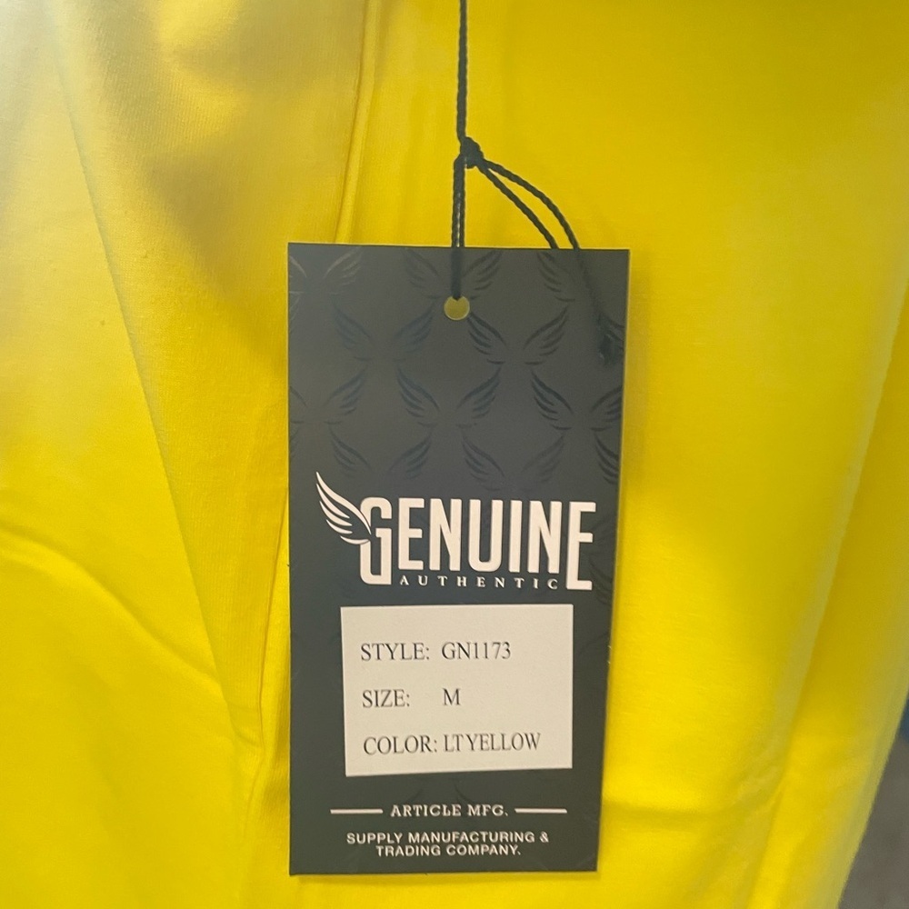 Genuine Authentic Bright Yellow Streetwear T-Shirt NWT - Picture 2 of 2